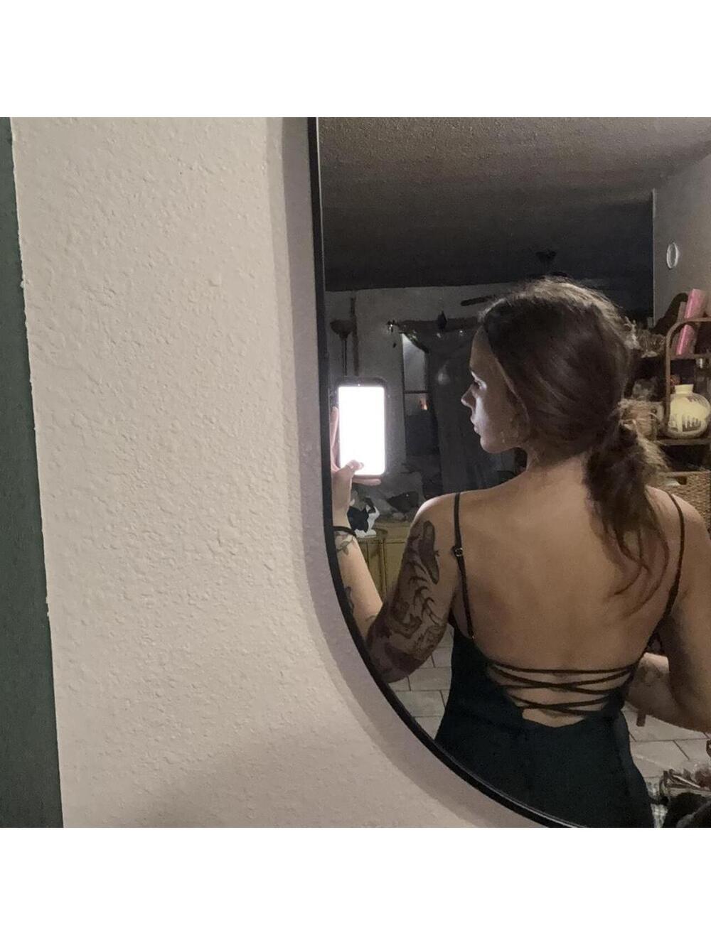 🌲 Emerald Green Lace-Up Back Maxi Dress 🌲